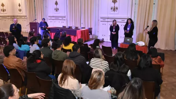 Seguridad: Docentes y alumnos participaron de un taller contra el bullying, ciberbullying y grooming